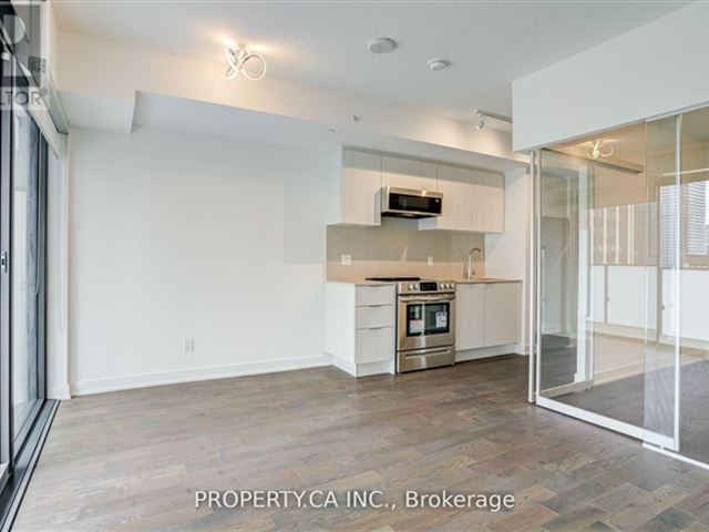 Yonge + Rich - 915 25 Richmond Street East - photo 1