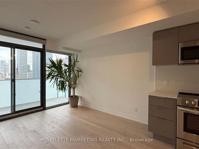 Yonge + Rich - 1516 25 Richmond Street East - photo 1