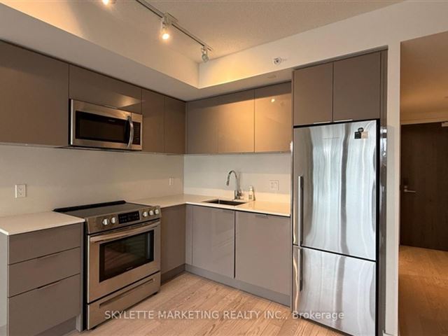 Yonge + Rich - 1516 25 Richmond Street East - photo 3