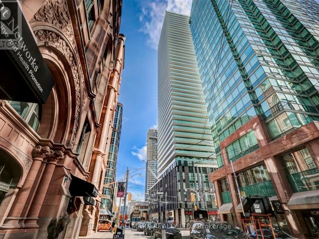 Yonge + Rich - 1509 25 Richmond Street East - photo 2