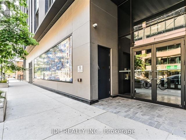 Yonge + Rich - 1315 25 Richmond Street East - photo 2