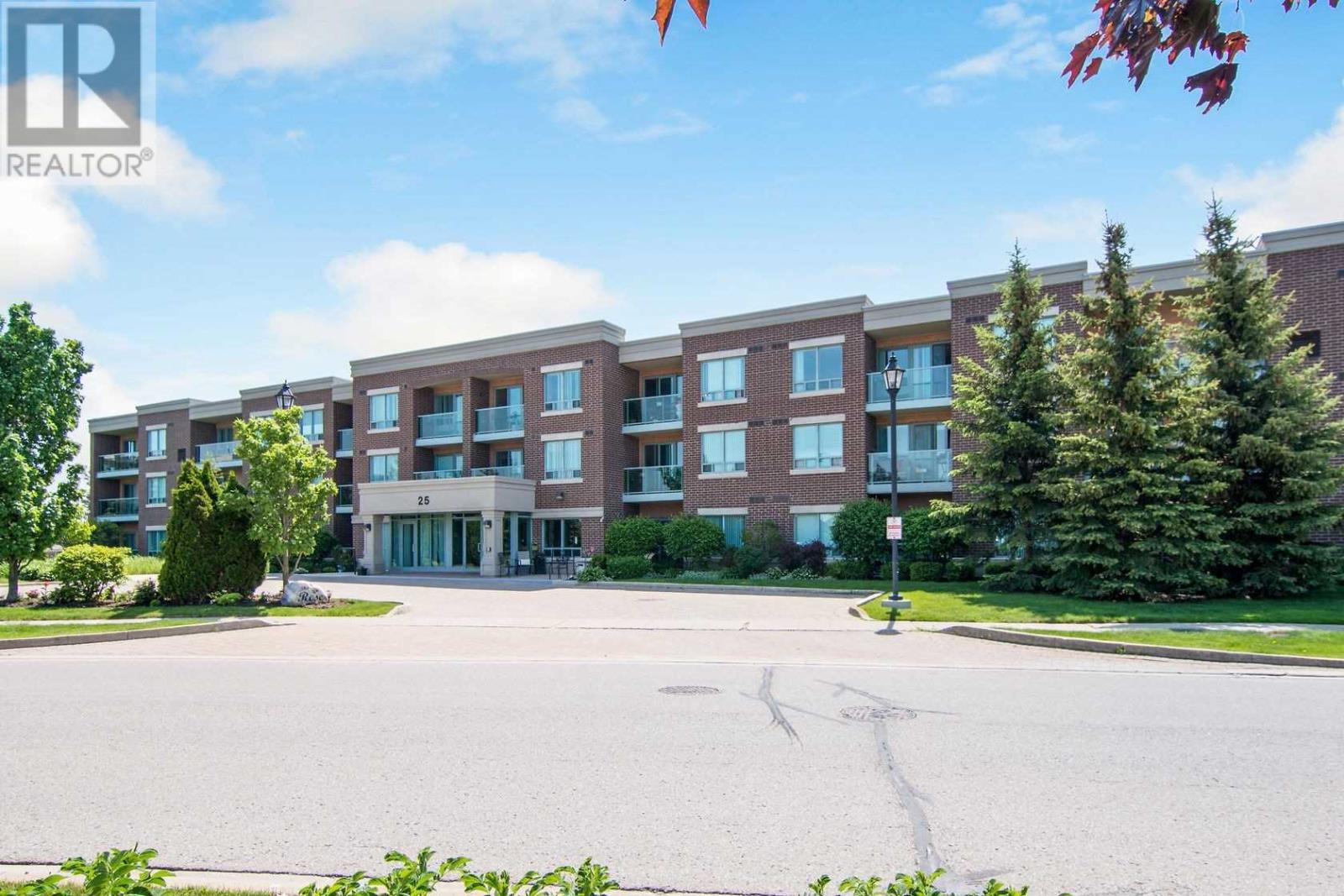 25 Via Rosedale, Unit 117, Brampton — For sale @ $559,900 | CondoDork.com