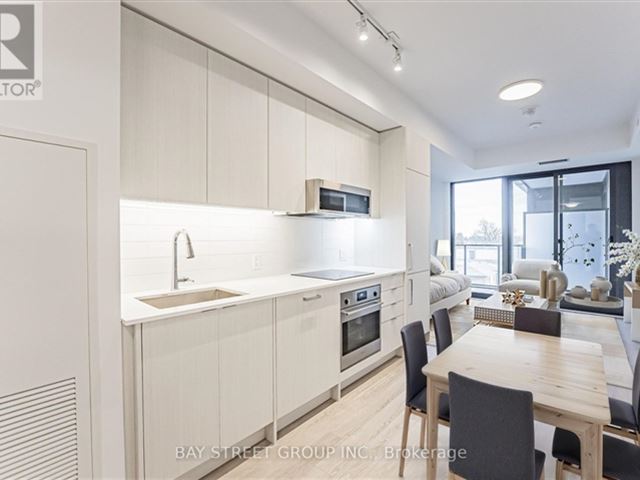 250 Lawrence Condos - 526 250 Lawrence Avenue West - photo 3