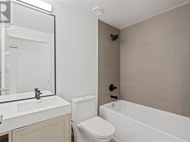 250 Lawrence Condos - 801 250 Lawrence Avenue West - photo 3