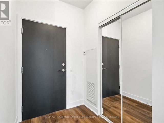 250 Lawrence Condos - 906 250 Lawrence Avenue West - photo 2