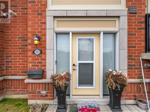 Daniels FirstHome Brampton at Sunny Meadow - 223 250 Sunny Meadow Boulevard - photo 1