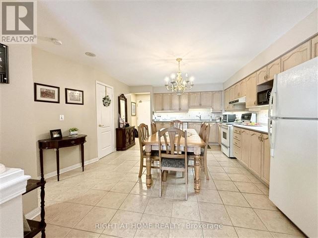 Villa Giardino 5 - 211 2500 Rutherford Road - photo 1