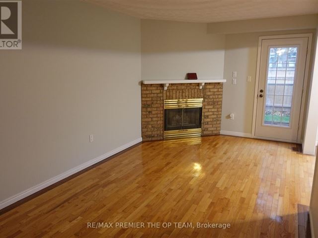 255 Mount Albion Condos - 3 255 Mount Albion Road - photo 2