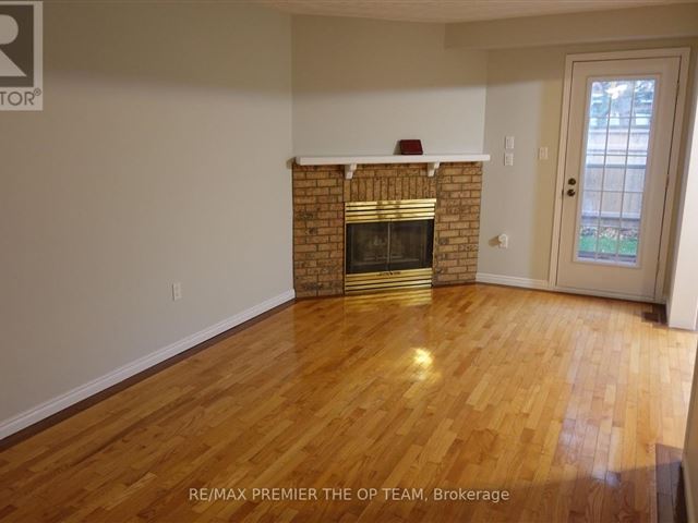 255 Mount Albion Condos - 3 255 Mount Albion Road - photo 2