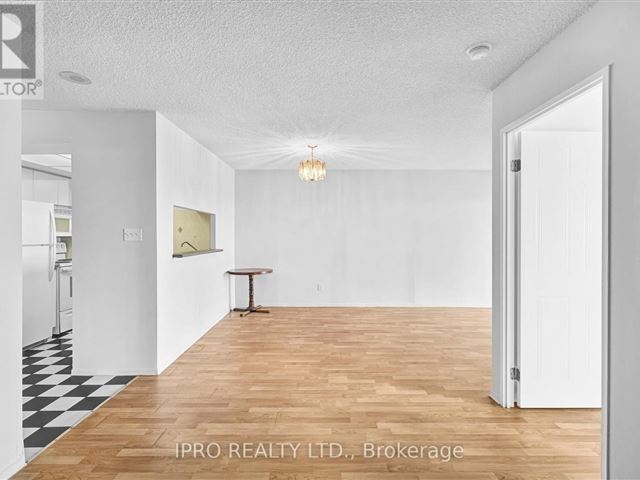 Scarborough Fair 2 - 807 2550 Lawrence Avenue East - photo 3