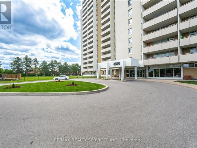 Corinthian Towers - 1705 2550 Pharmacy Avenue - photo 2