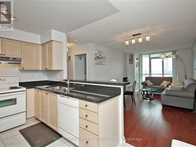 Parkway Place - 406 2585 Erin Centre Boulevard - photo 2