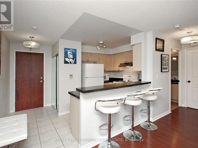 Parkway Place - 406 2585 Erin Centre Boulevard - photo 3