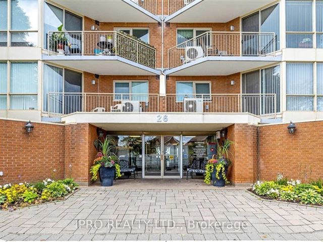 The Royal Ascot - 509 26 Hall Road - photo 3