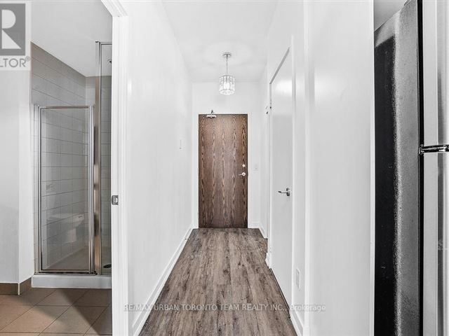 One Park West - 514 260 Sackville Street - photo 2