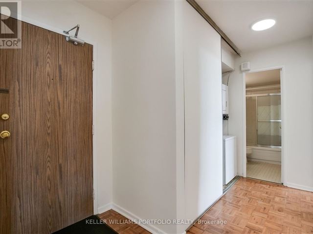 260-350 Seneca Hill Drive Condos - 1705 260 Seneca Hill Drive - photo 3