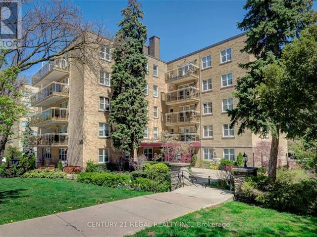 The Courtyards of Upper Forest Hill - 408 2603 Bathurst Street - photo 1