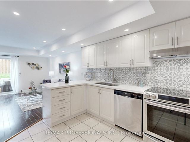 Bloor West Mews - 107 262 Saint Helens Avenue - photo 2