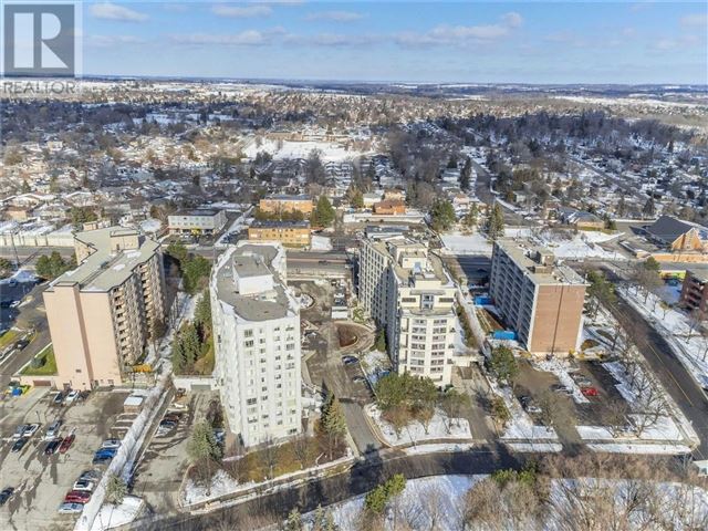 270 Davis Drive, Unit 401, Newmarket — For sale @ $619,000 | CondoDork.com