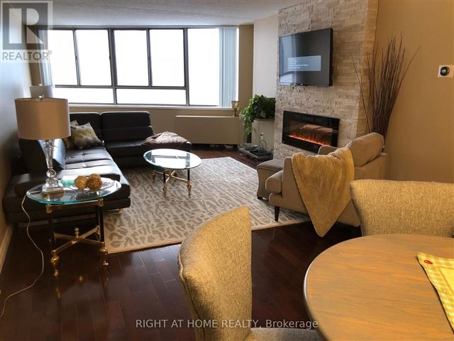 Harbourpoint 3 - 1904 270 Queens Quay West - photo 2