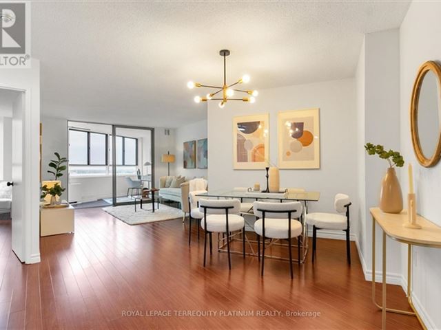 Harbourpoint 3 - 1408 270 Queens Quay West - photo 2