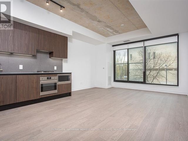 Junction House - 206 2720 Dundas Street West - photo 1