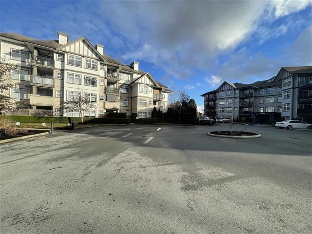 The Grand at Willow Creek - 231 27358 32 Avenue - photo 1