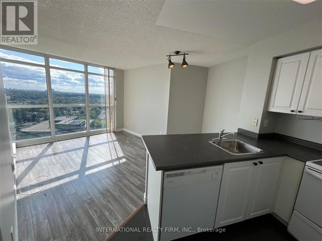 Spectrum Condos - 2205 28 Harrison Garden Boulevard - photo 3