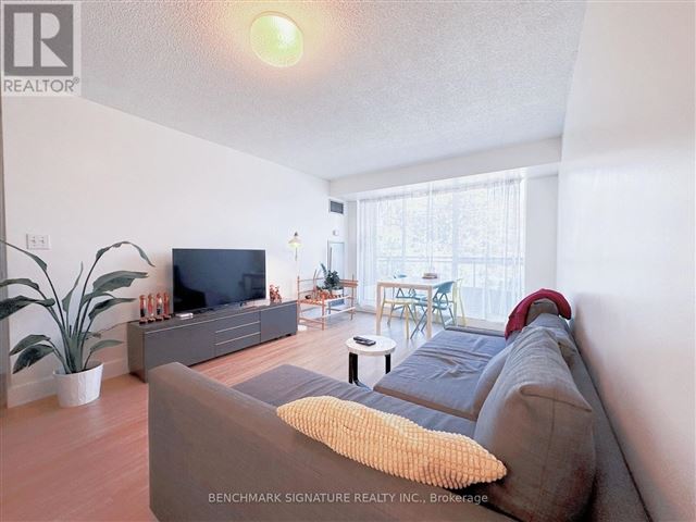 Park Palace 3 - 308 28 Pemberton Avenue - photo 1