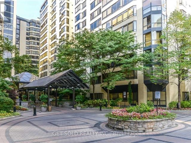 One Park Lane 1 - 401 280 Simcoe Street - photo 1