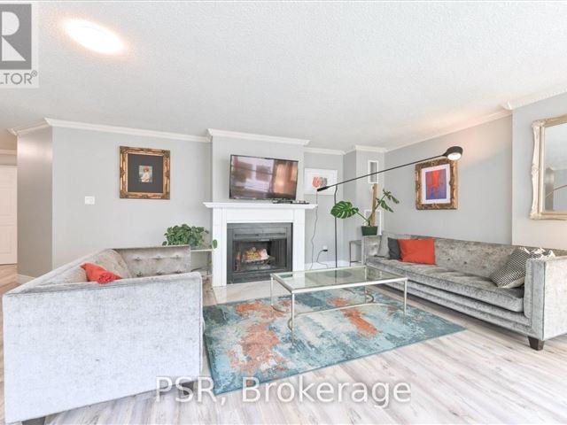 One Park Lane 1 - 1402 280 Simcoe Street - photo 1