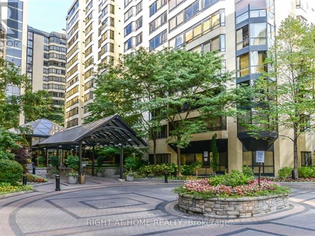 One Park Lane 1 - 807 280 Simcoe Street - photo 1