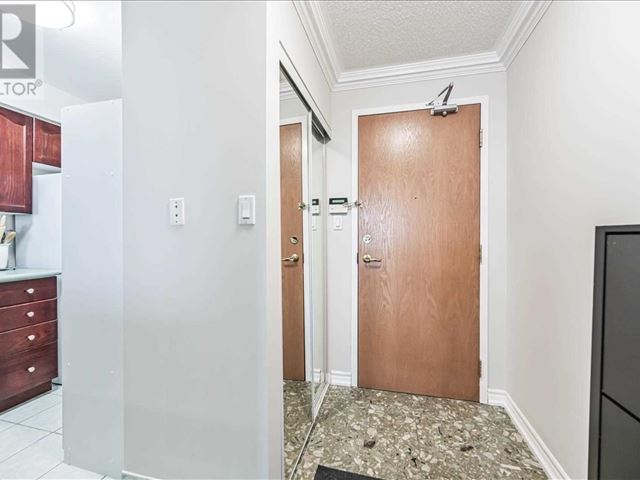Empire Place on Yonge - 616 29 Northern Heights Drive - photo 3