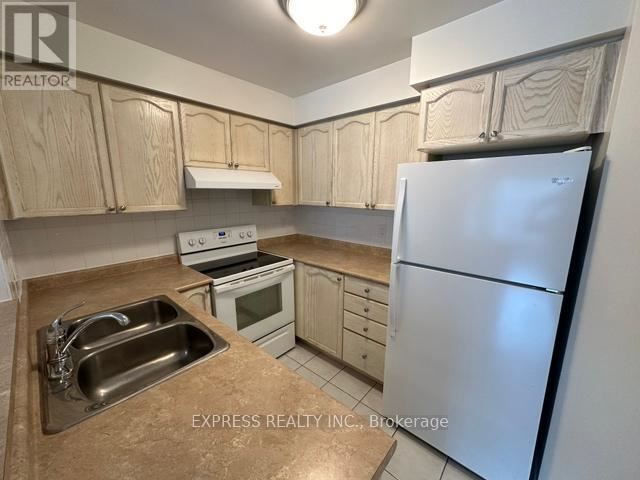 The Plaza - 906 29 Pemberton Avenue - photo 1