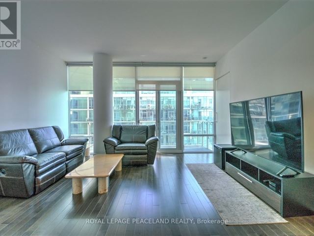 Pier 27 Phase 2 - 908 29 Queens Quay East - photo 2