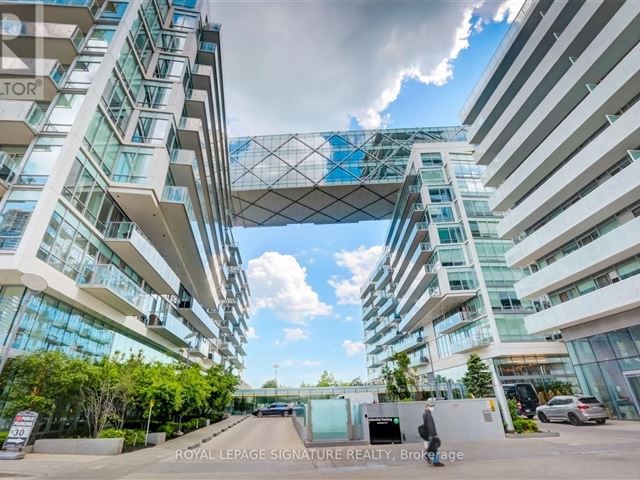 Pier 27 Phase 2 - 424 29 Queens Quay East - photo 1