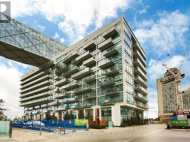 Pier 27 Phase 2 - 421 29 Queens Quay East - photo 1