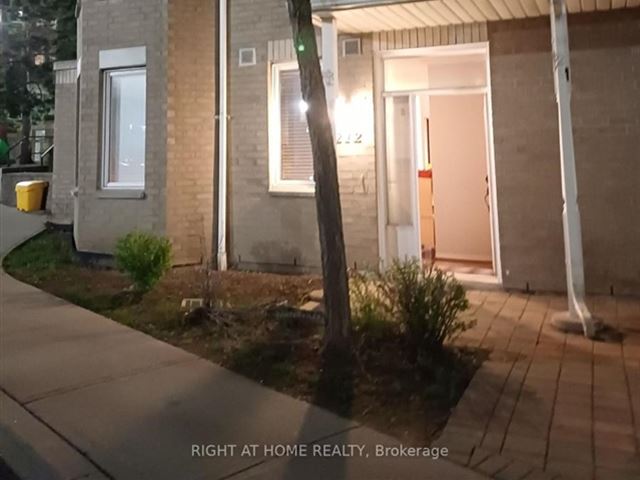 Markham Gardens - 212 19 Rosebank Drive - photo 1