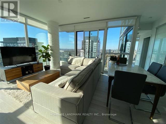 The Bond Condos - 3604 290 Adelaide Street West - photo 2