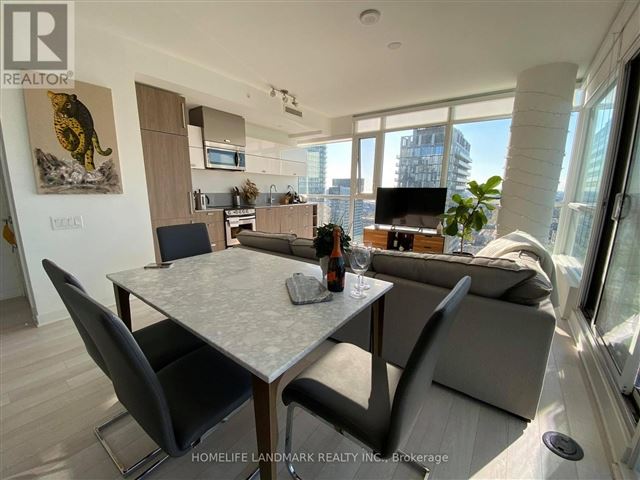 The Bond Condos - 3604 290 Adelaide Street West - photo 3