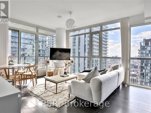 The Bond Condos - 3811 290 Adelaide Street West - photo 1