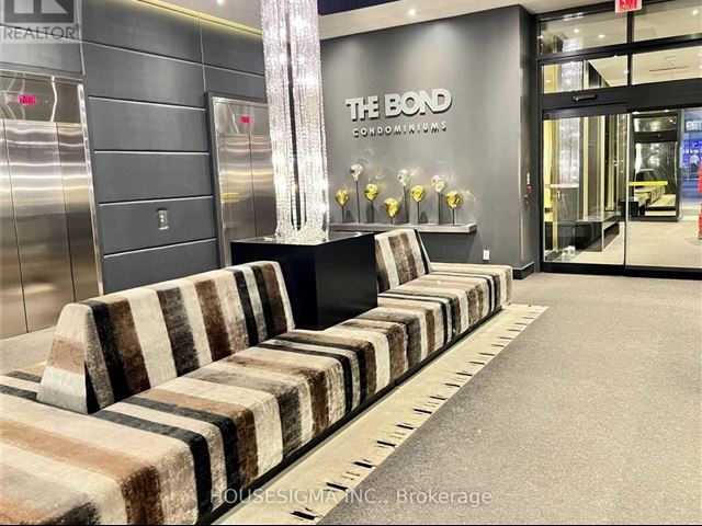 The Bond Condos - 1507 290 Adelaide Street West - photo 2