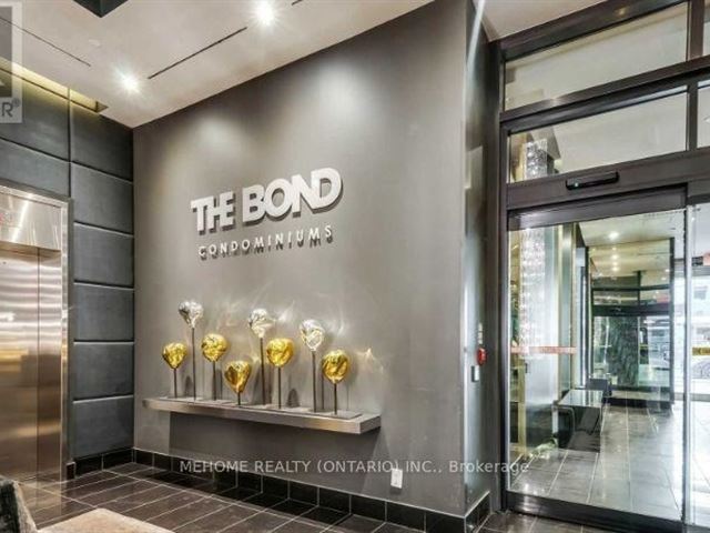 The Bond Condos - 3912 290 Adelaide Street West - photo 2