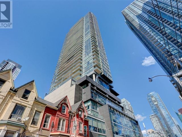 The Bond Condos - 2606 290 Adelaide Street West - photo 2