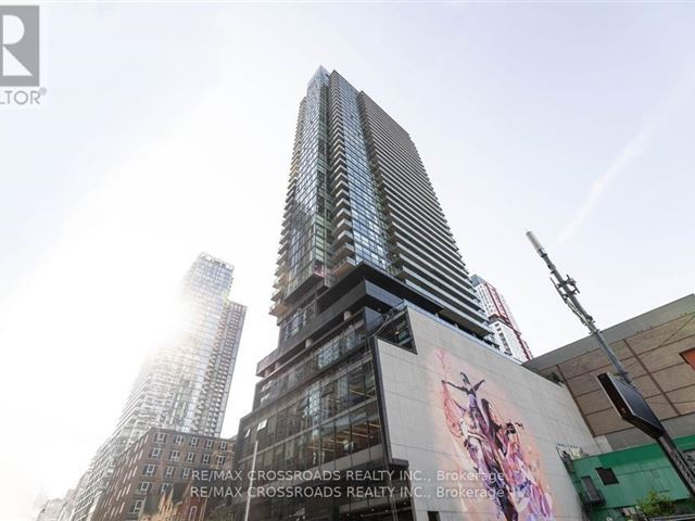 The Bond Condos - 3207 290 Adelaide Street West - photo 1