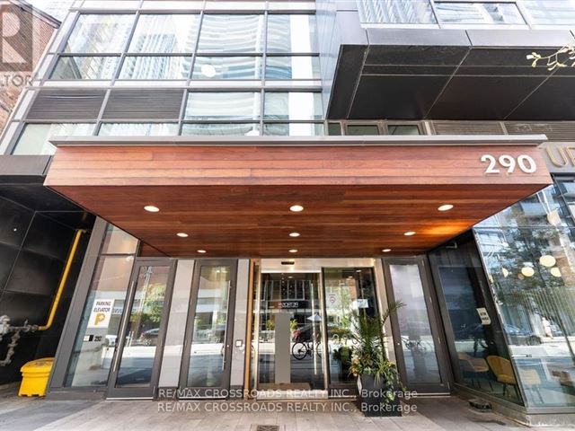 The Bond Condos - 3207 290 Adelaide Street West - photo 2