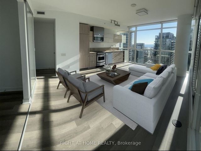 The Bond Condos - 3904 290 Adelaide Street West - photo 1