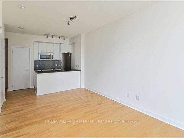 The Pinnacle on Adelaide - 4010 295 Adelaide Street West - photo 1