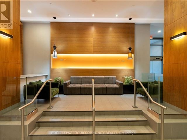 The Pinnacle on Adelaide - 410 295 Adelaide Street West - photo 2