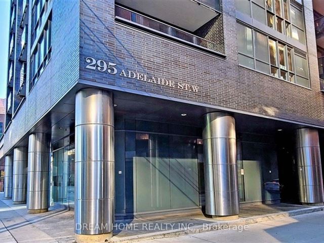 The Pinnacle on Adelaide - 3610 295 Adelaide Street West - photo 1